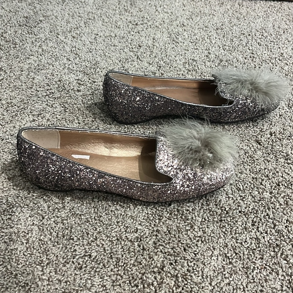 NEW Kenneth Cole Reaction Genie Bottle Flats Gray/Silver - Size 6.5